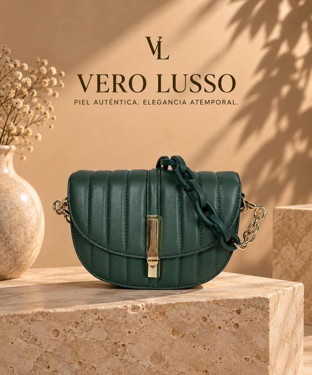 Borsa mezzaluna trapuntata con doppia tracolla