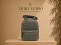 Mochila grande con tachuelas