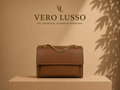 Borsa media con tracolla regolabile